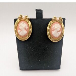 Vintage Gold Tone Oval Cameo Earrings with Pearl Accent Women READ